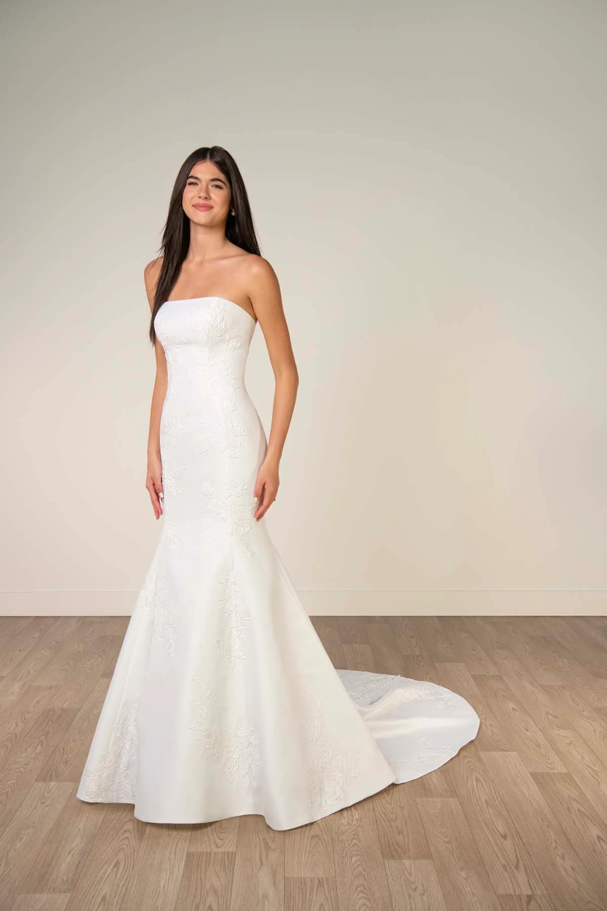 sy8251 Trägerloses Meerjungfrau-Brautkleid aus Mikado mit Spitzendetails  by Stella York
