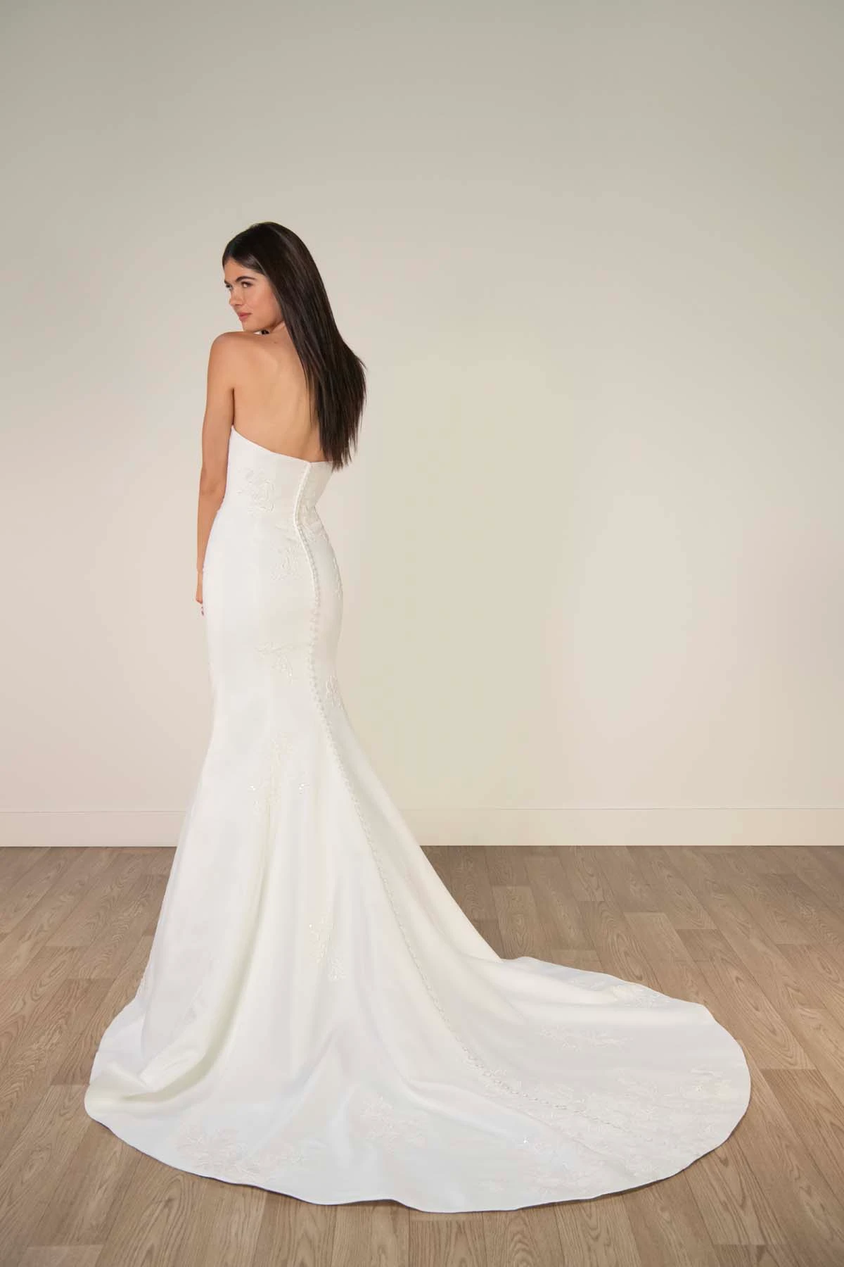 sy8251 Trägerloses Meerjungfrau-Brautkleid aus Mikado mit Spitzendetails  by Stella York