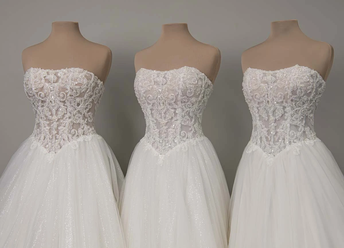 sy8301 Trägerloses Ball-Brautkleid aus funkelndem Tüll und Spitze mit transparentem Korsettoberteil  by Stella York