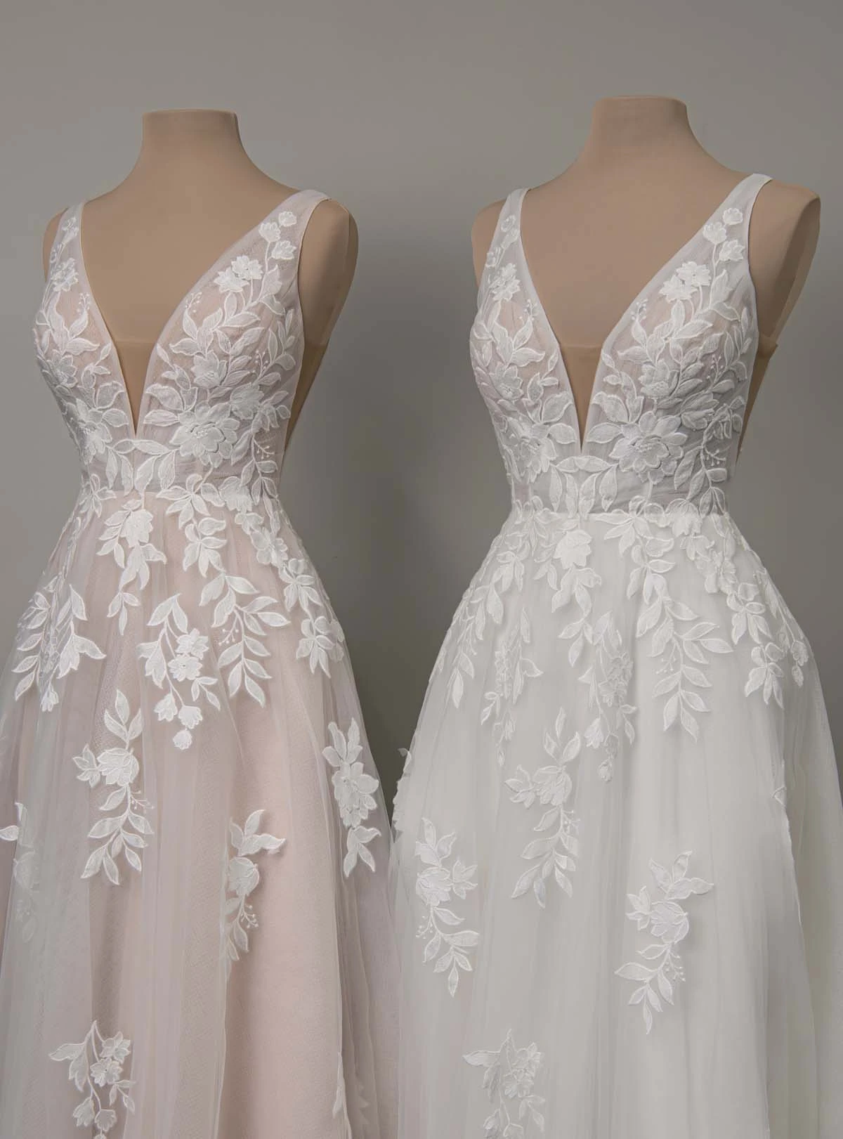 sy8316 A-Linien-Brautkleid aus Spitze und Tüll mit V-Ausschnitt und tiefen Illusionsdetails  by Stella York