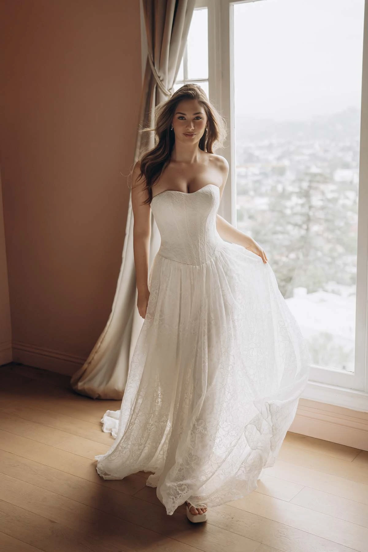 A-Linien-Brautkleid aus Allover-Spitze mit herzförmigem Ausschnitt und wellenförmiger Schleppe, SY8341, byStella York