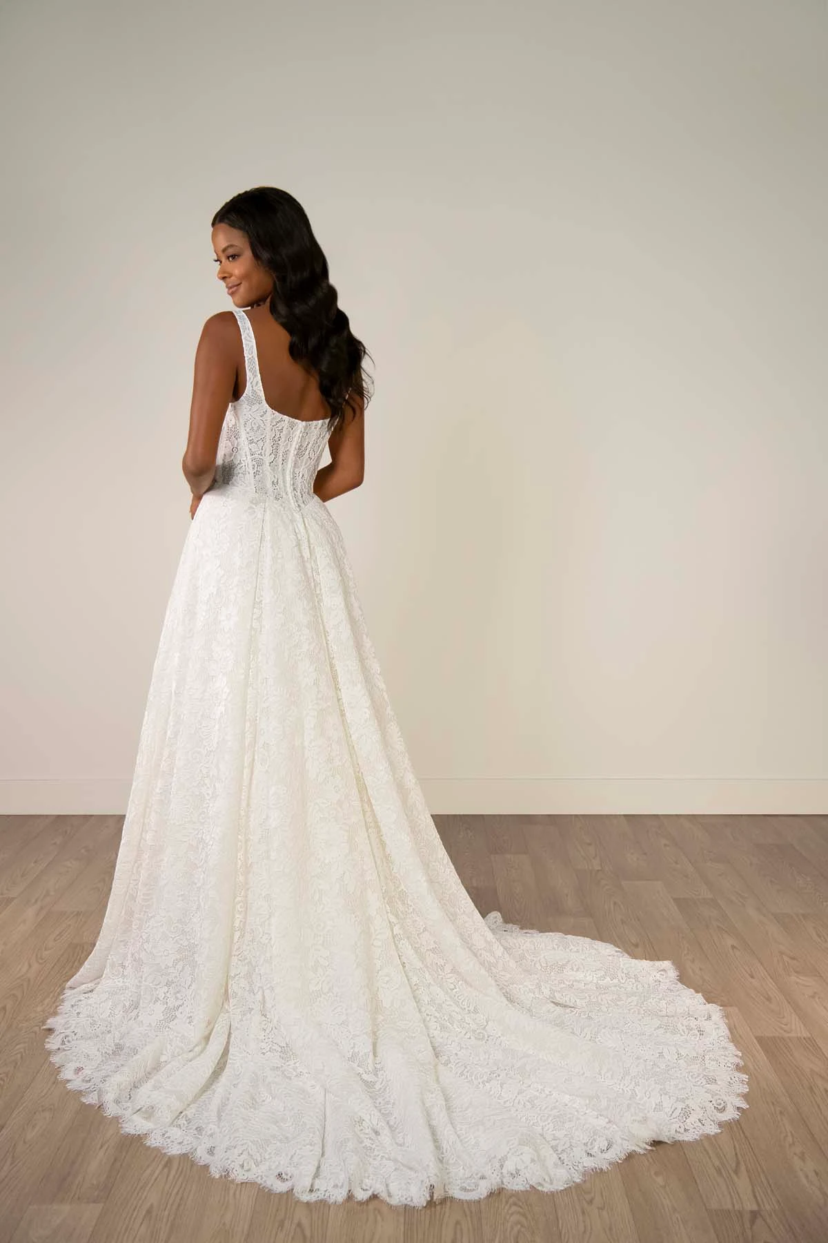 sy8344 A-Linien-Brautkleid aus Allover-Spitze mit Karree-Ausschnitt und Korsettoberteil  by Stella York