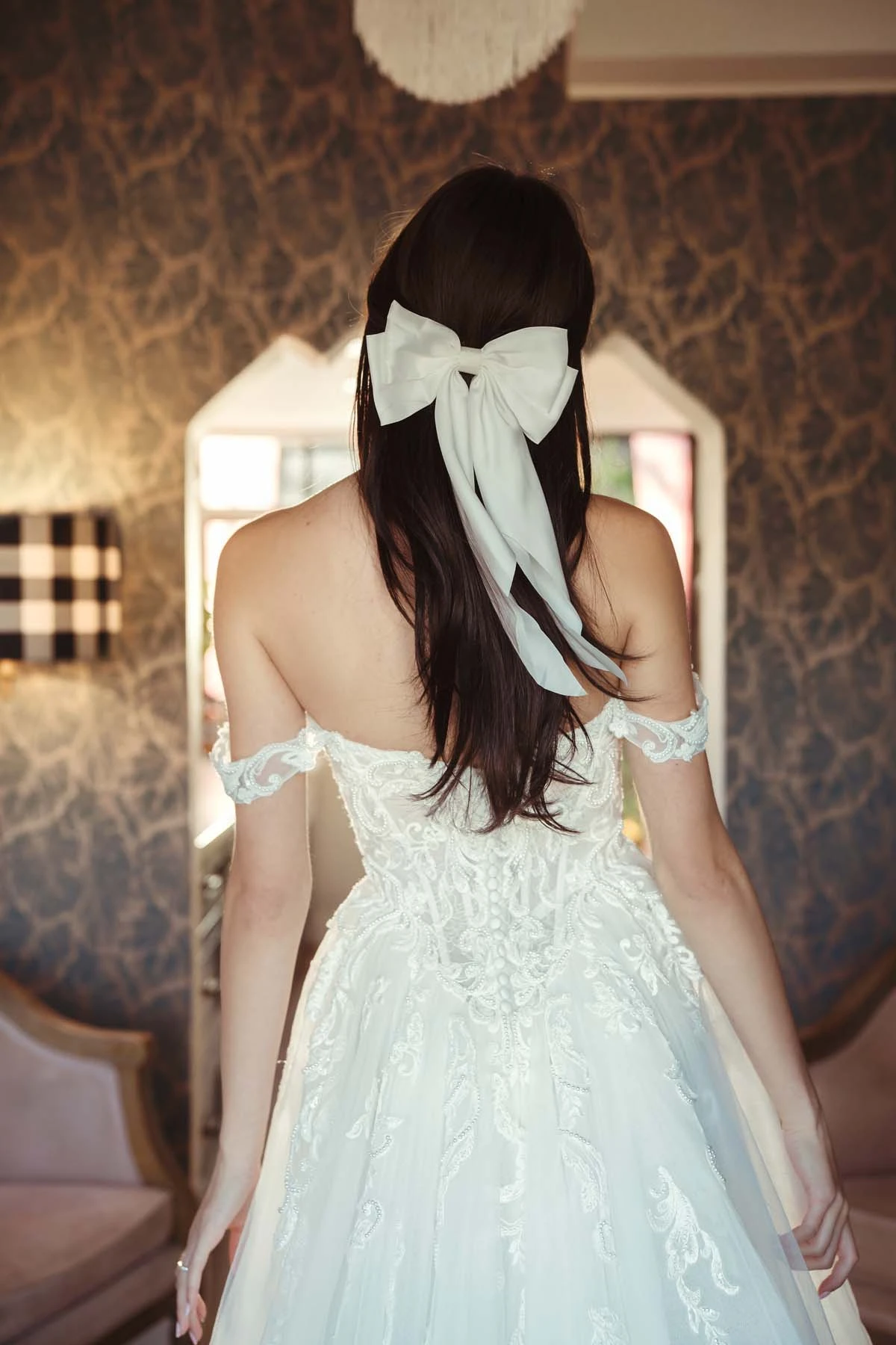 sy8345 Schulterfreies A-Linien-Brautkleid aus Spitze und Tüll mit abnehmbaren floralen Trägern  by Stella York