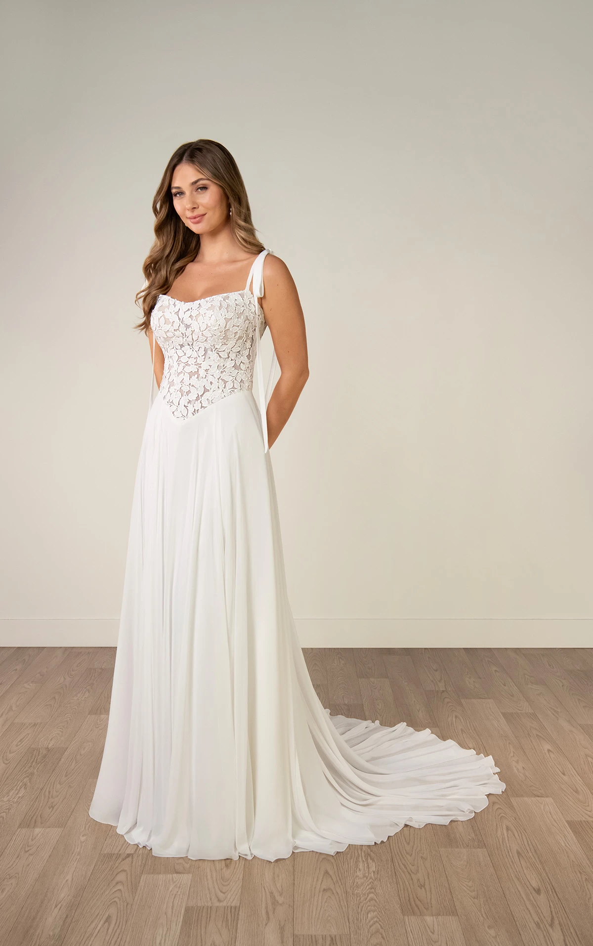 sy8343 A-Linien-Brautkleid aus Spitze und mattem Chiffon mit Bindeträgern  by Stella York