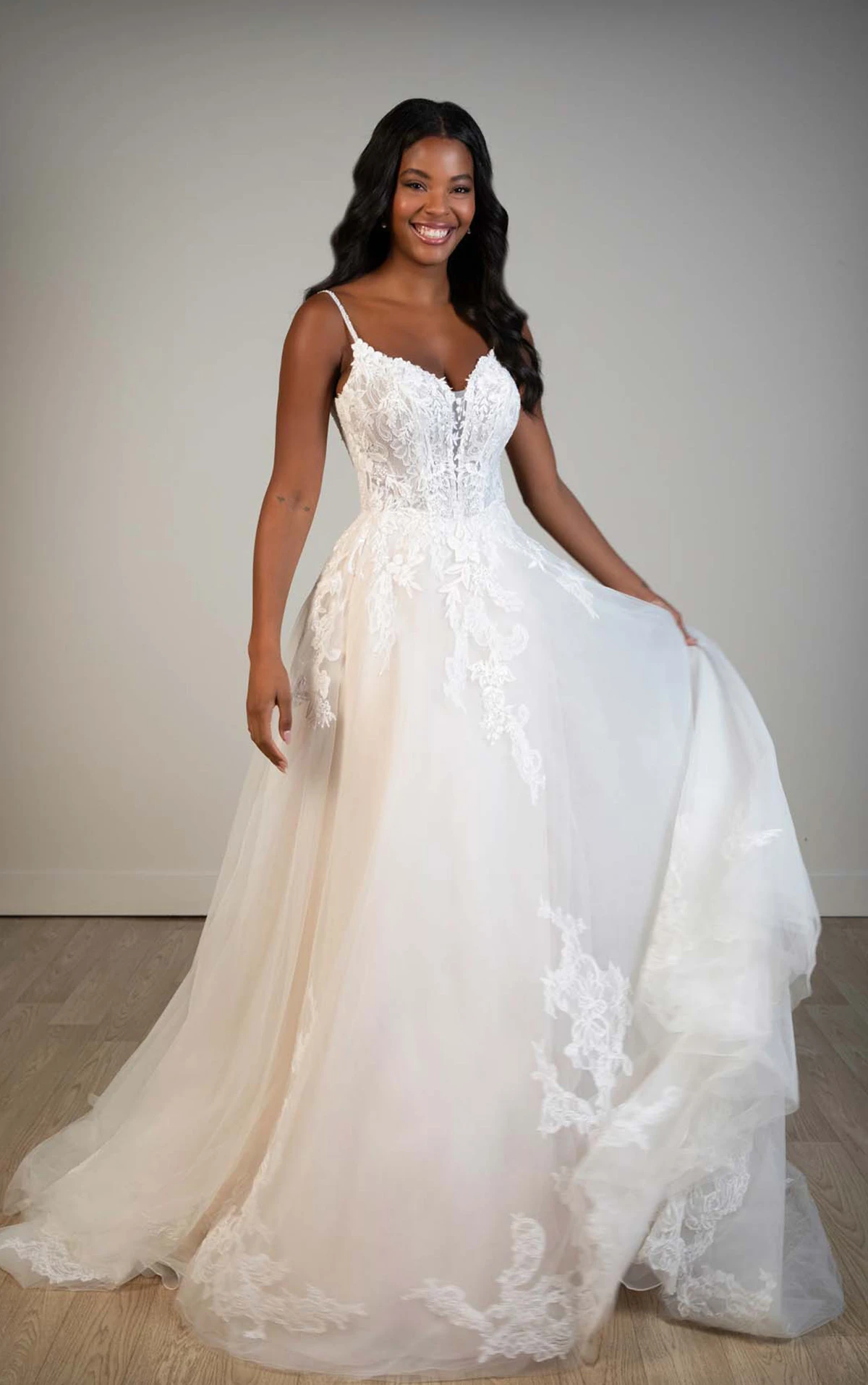 sy8293 A-Linien-Brautkleid aus perlenverzierter Spitze und Tüll  by Stella York