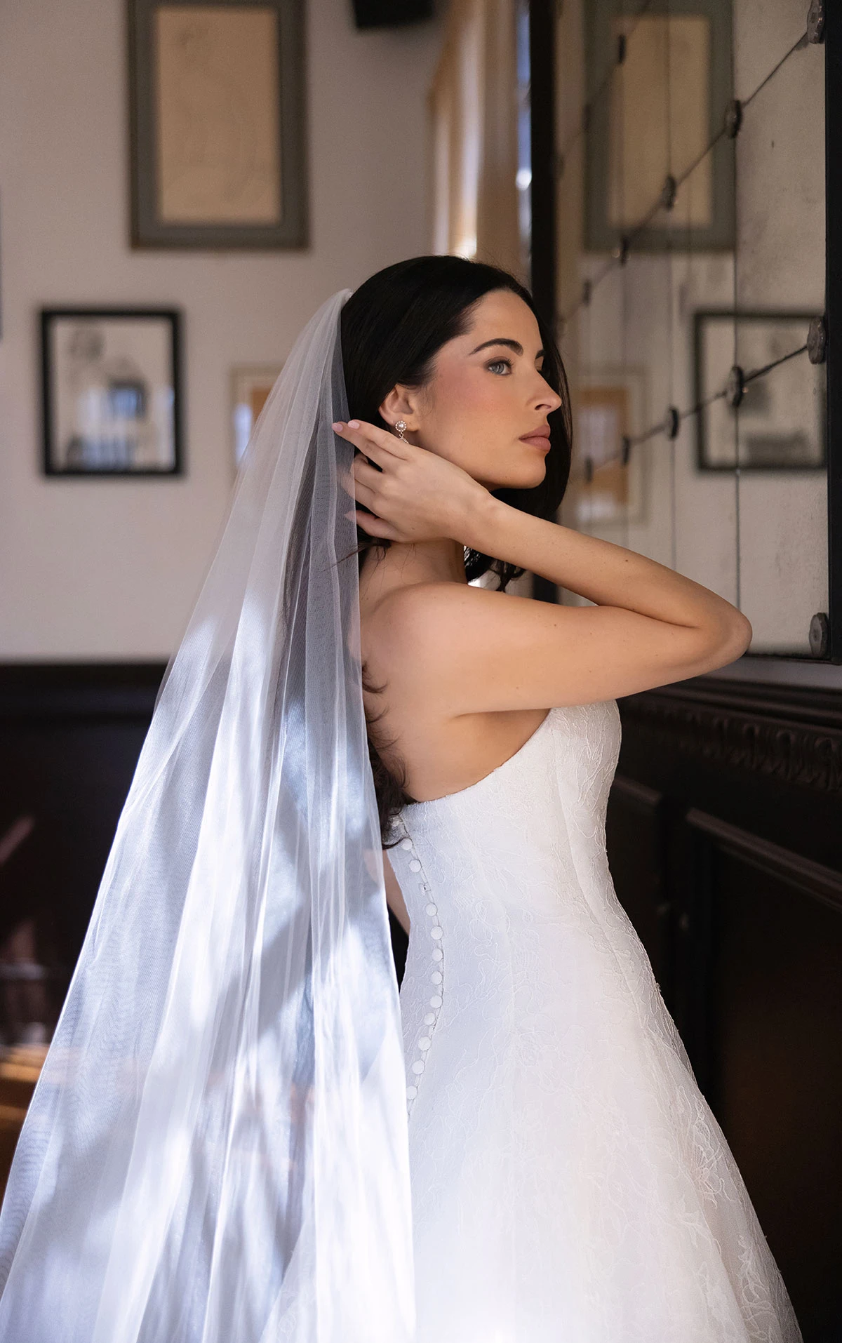 d4543 A-Linien-Brautkleid aus Allover-Spitze mit klassischem herzförmigem Ausschnitt  by Essense of Australia