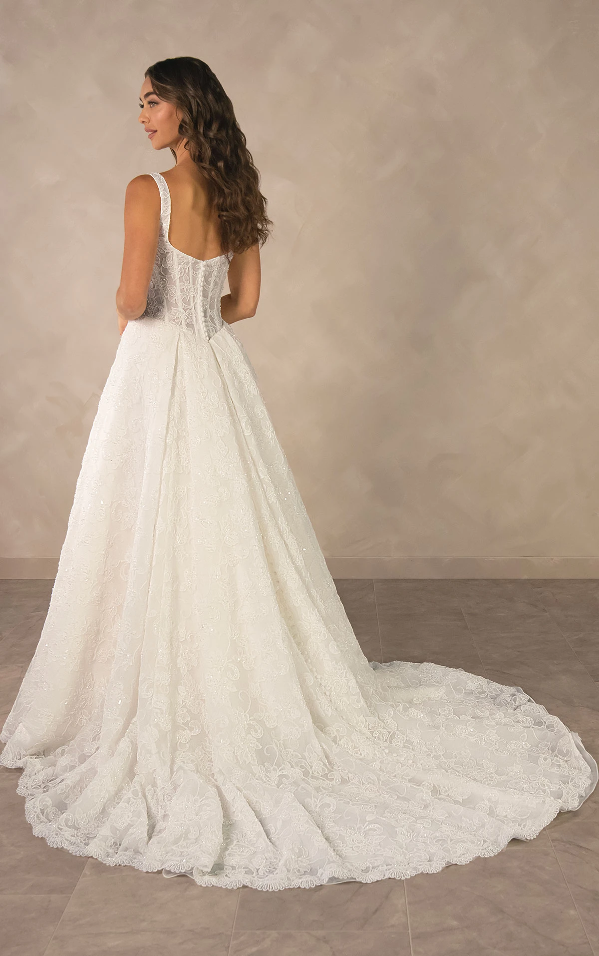 d4572 Funkelndes A-Linien-Brautkleid aus Spitze mit Karree-Ausschnitt und tiefer Taille  by Essense of Australia