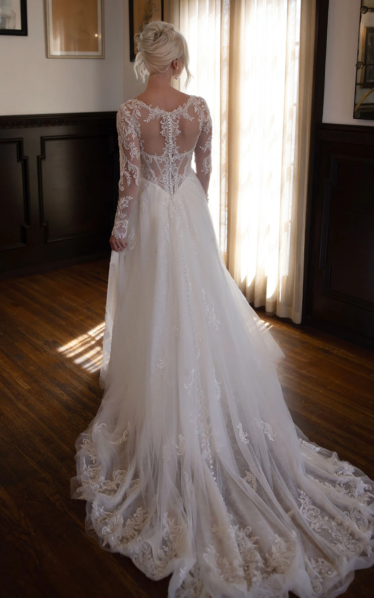 d4577 Romantic Sweetheart A-line Wedding Dress with Detachable Long Lace Sleeves  by Essense of Australia
