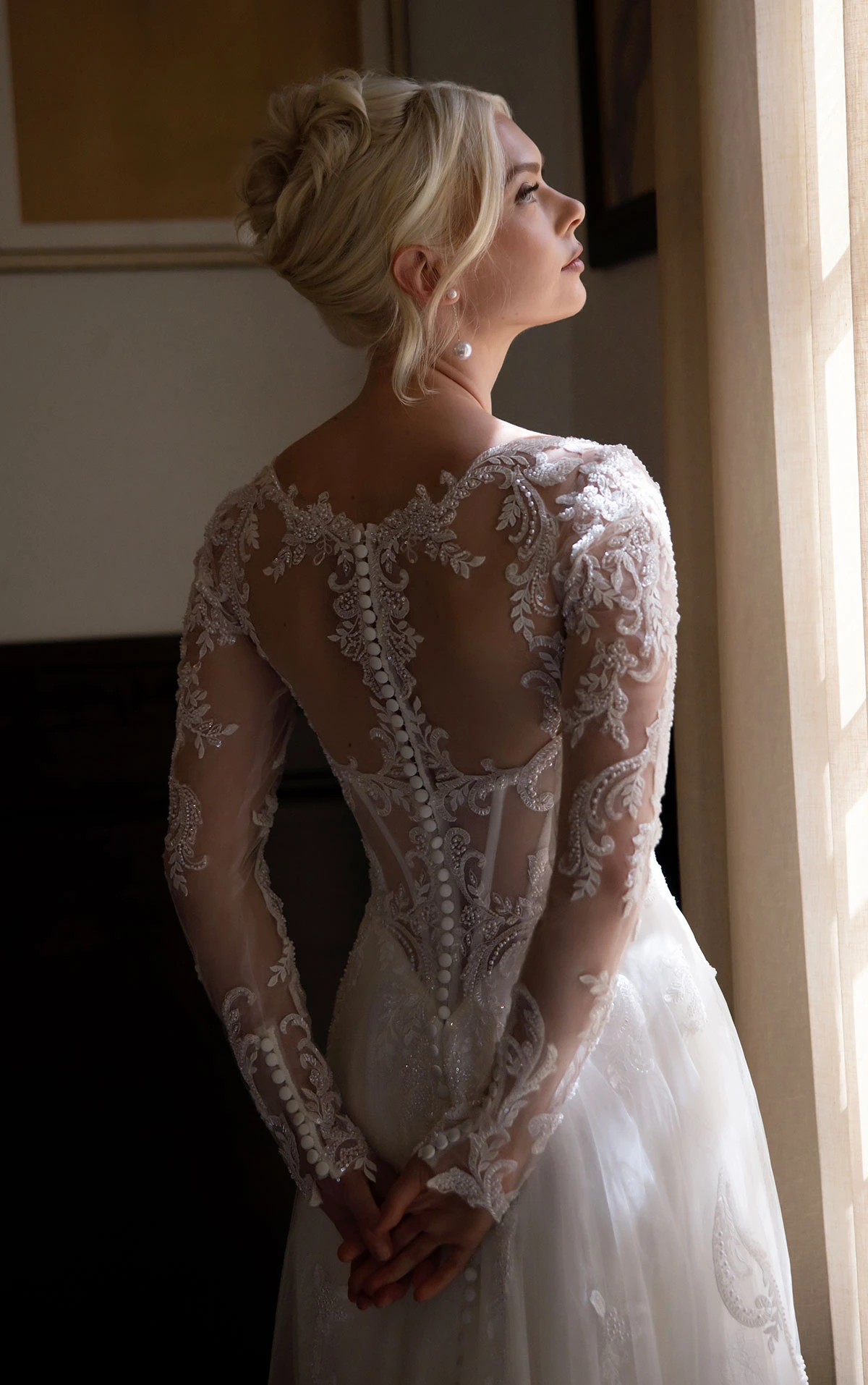 d4577 Romantic Sweetheart A-line Wedding Dress with Detachable Long Lace Sleeves  by Essense of Australia