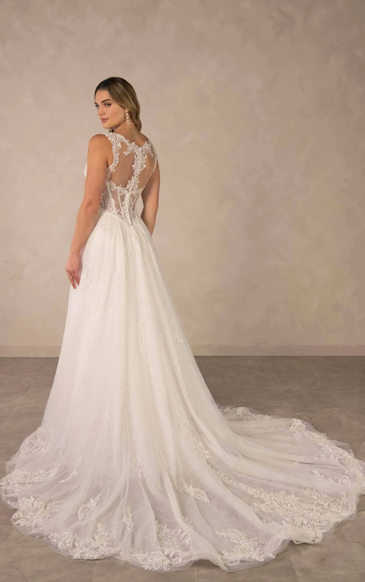 d4577 Romantic Sweetheart A-line Wedding Dress with Detachable Long Lace Sleeves by Essense of Australia