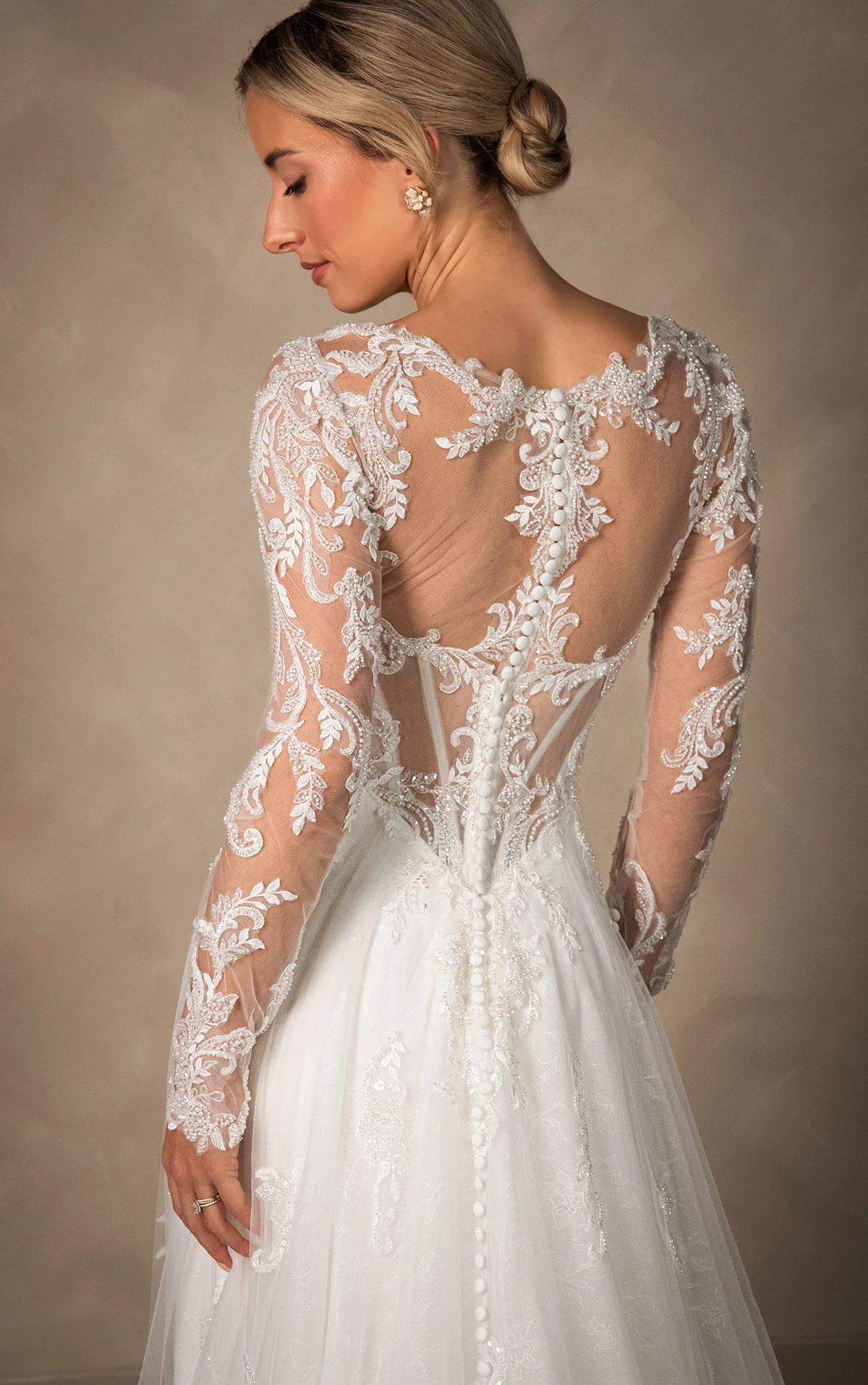 d4577 Romantic Sweetheart A-line Wedding Dress with Detachable Long Lace Sleeves  by Essense of Australia