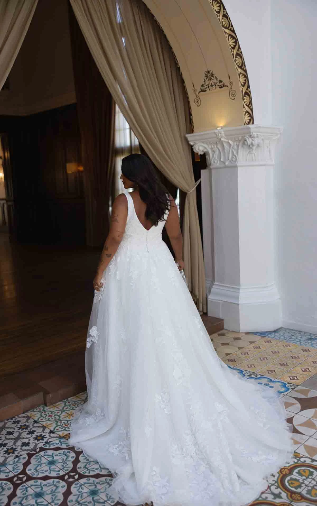 d4620+ Plus Size Contemporary Square Neckline Lace A-Line Gown with Soft Tulle Skirt by Essense of Australia