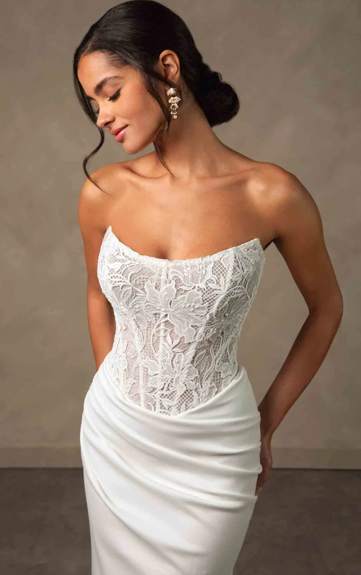 d4622 Romantic Lace Sheath Wedding Dress with Exposed Boning by Essense of Australia