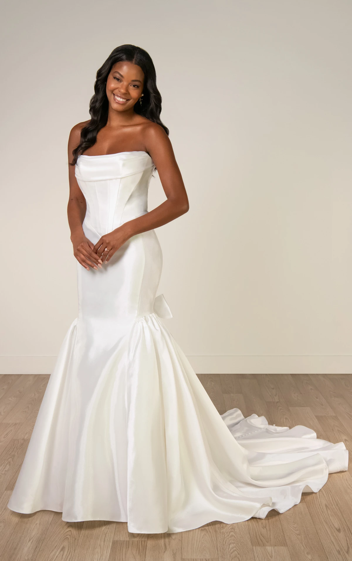 sy8298 Trägerloses Meerjungfrau-Brautkleid aus schimmerndem Organza mit kaskadierenden Schleifen  by Stella York