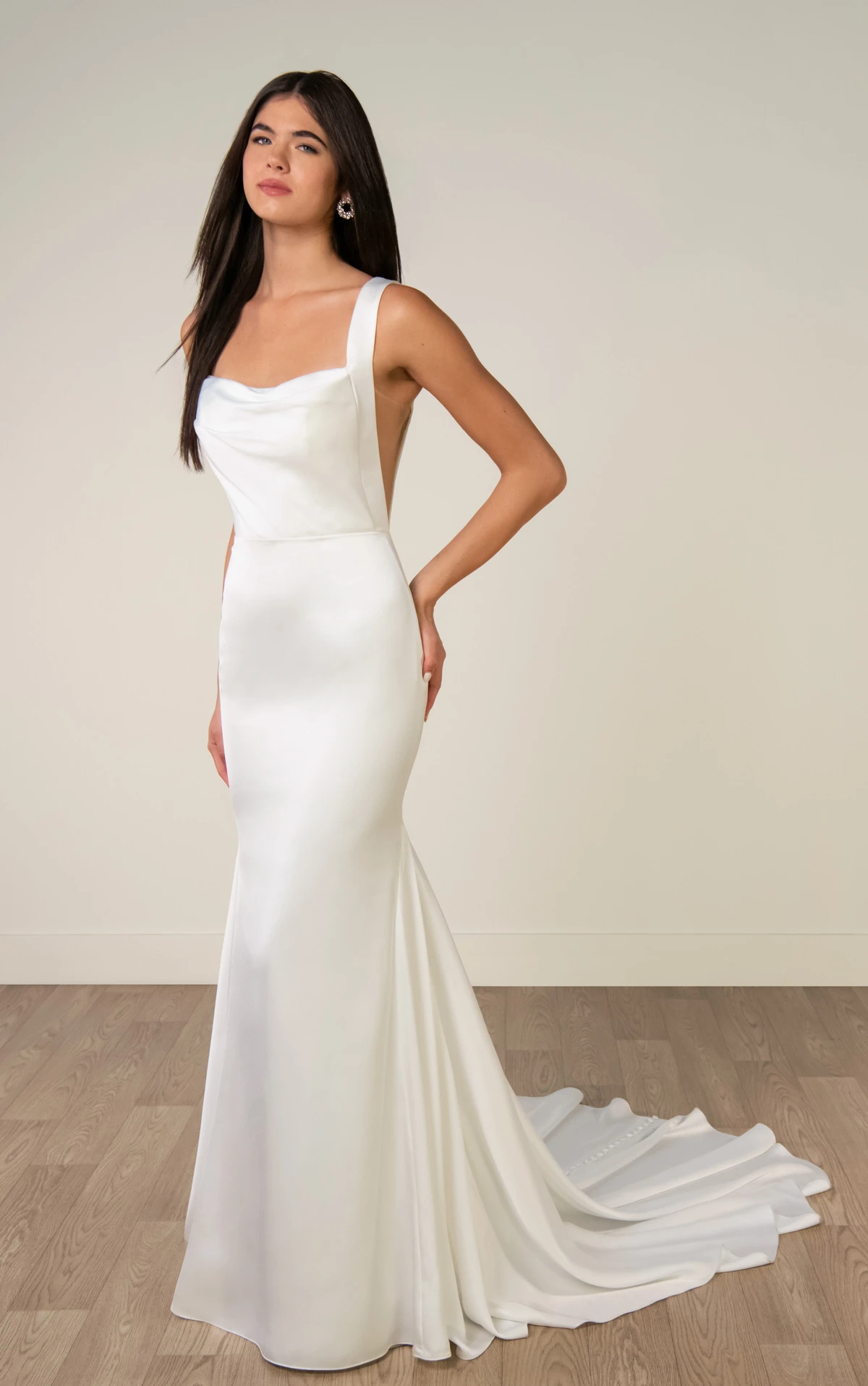 sy8338 Minimalistisches Fit-and-Flare-Brautkleid aus Belle Satin  by Stella York