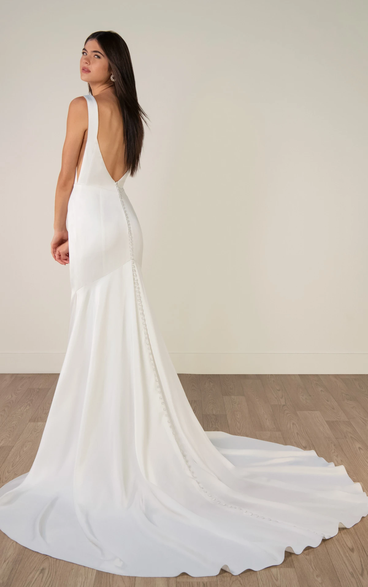 sy8338 Minimalistisches Fit-and-Flare-Brautkleid aus Belle Satin  by Stella York