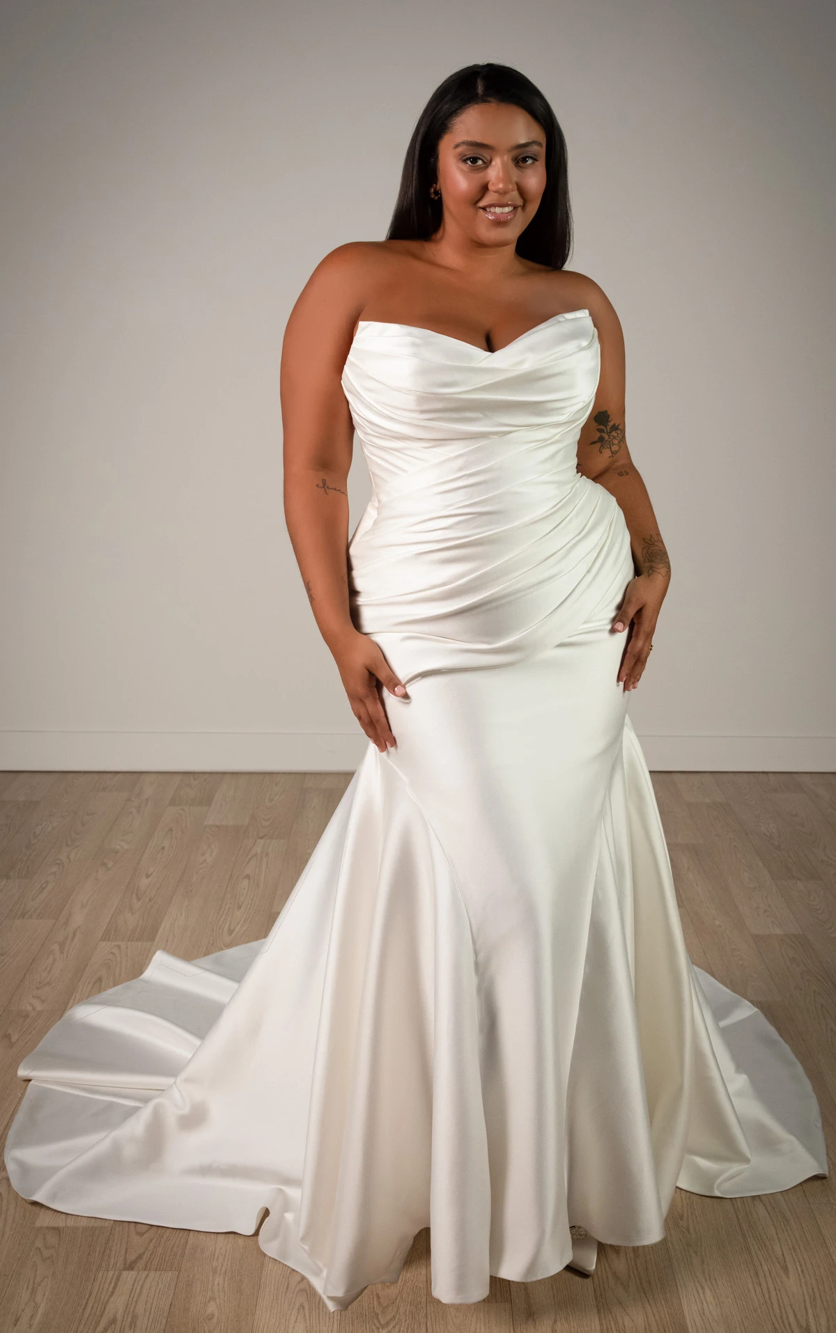 Trägerloses Fit-and-Flare-Brautkleid in Übergröße aus Mikado mit gerafftem Oberteil, SY8346+, byStella York