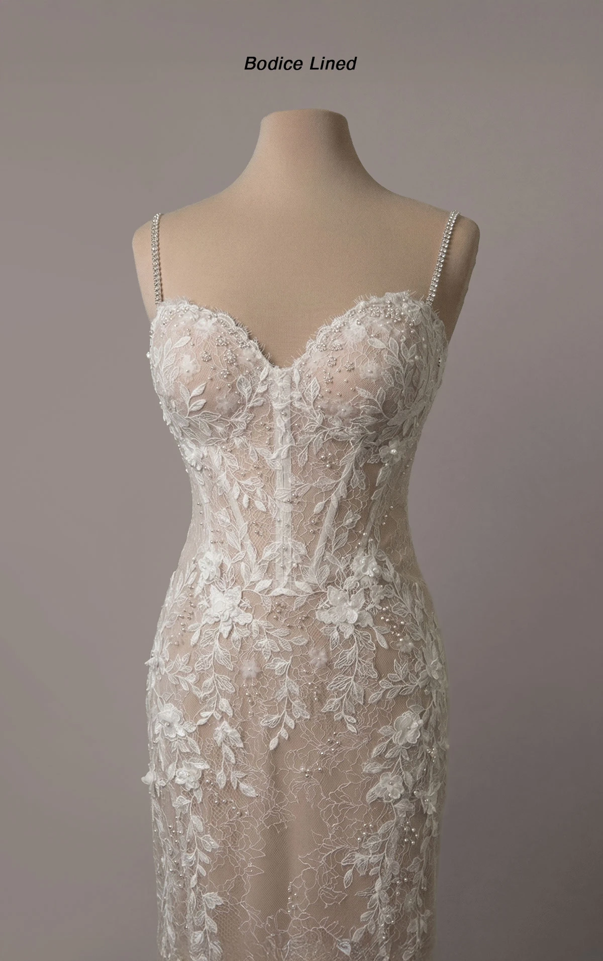 1854 Fit-and-Flare-Brautkleid aus romantischer Spitze und Tüll mit 3D-Blumenverzierungen  by Martina Liana
