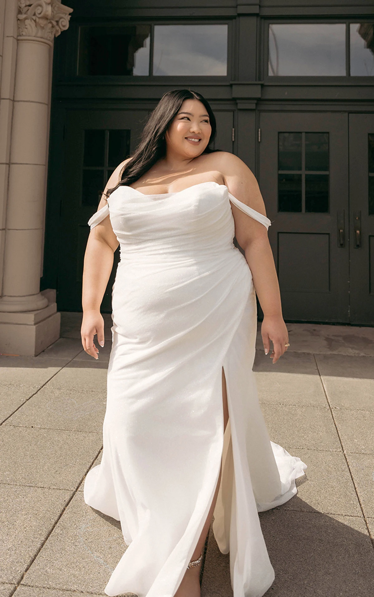 7815 Fit-and-Flare Brautkleid aus funkelndem Glitzertüll mit abnehmbarem Überrock by Stella York