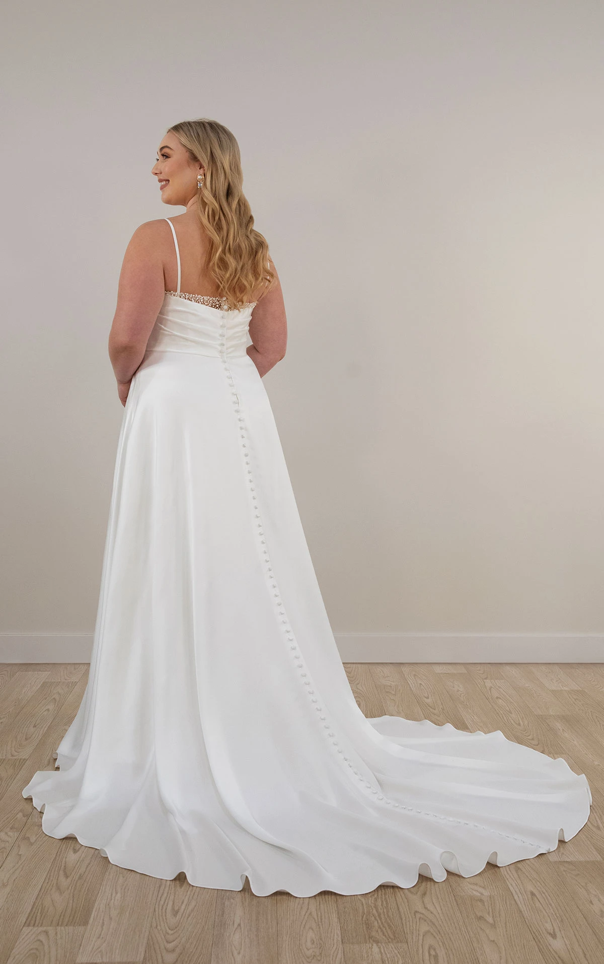 7915 Glamouröses Prinzessinnen-Brautkleid in A-Linie mit Perlenverzierungen by Stella York