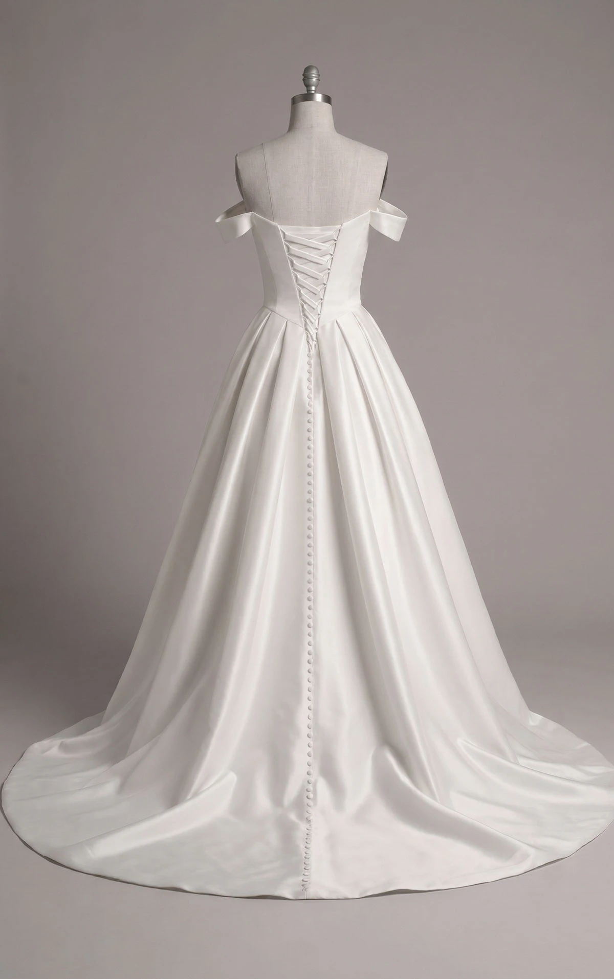 d4110 Schlichtes Ball-Brautkleid aus Mikado mit schulterfreien Trägern by Essense of Australia