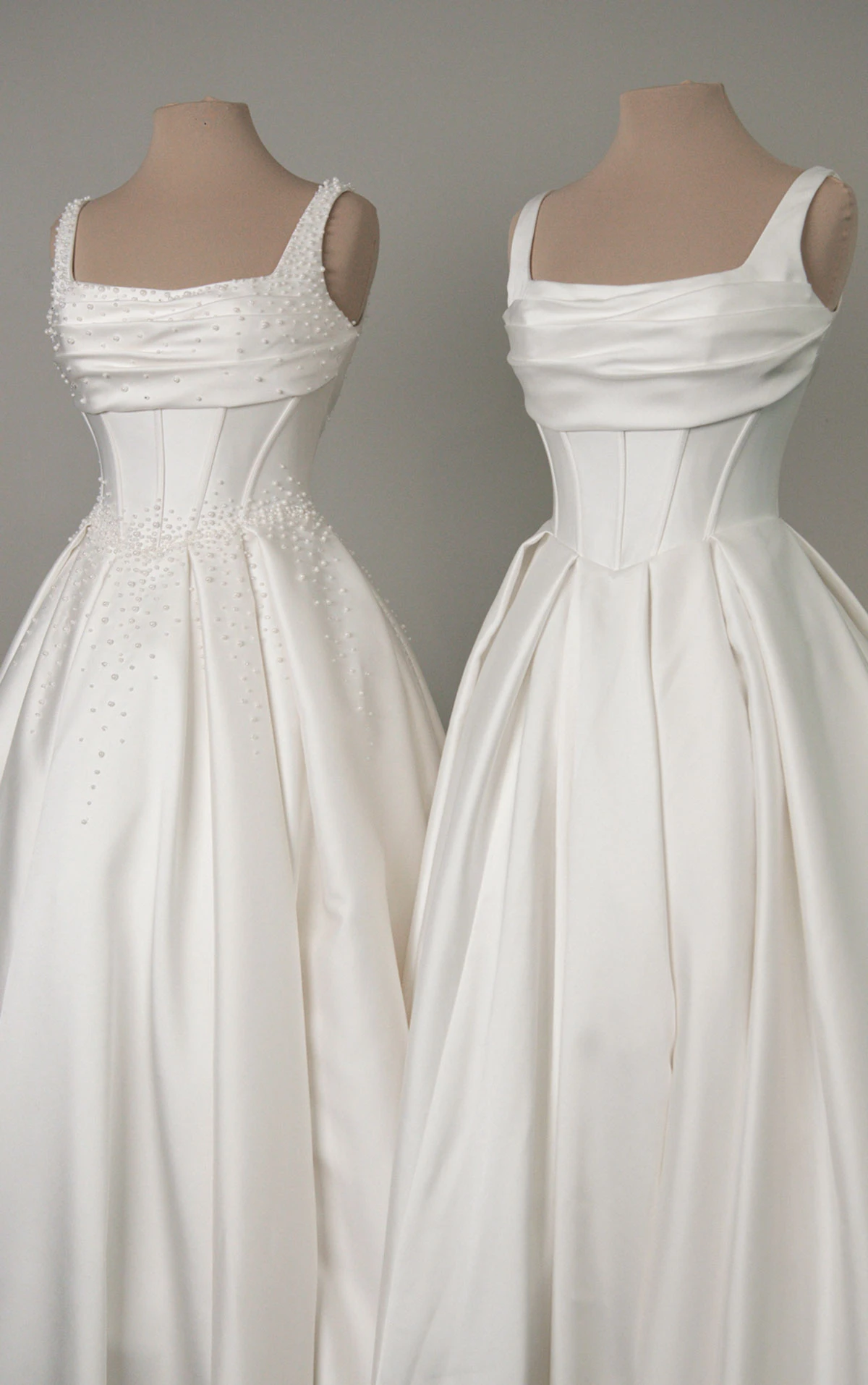d4418 Ball-Brautkleid mit drapiertem und perlenverziertem Ausschnitt  by Essense of Australia