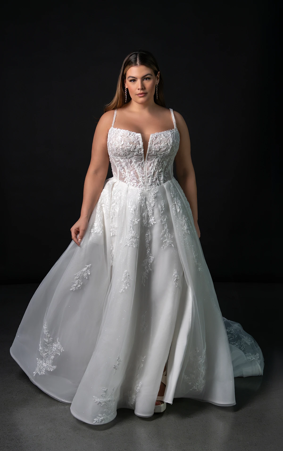 ml1833 Romantisches Prinzessinnen-Brautkleid  in A-Linie aus Spitze und Glitzertüll  by Martina Liana