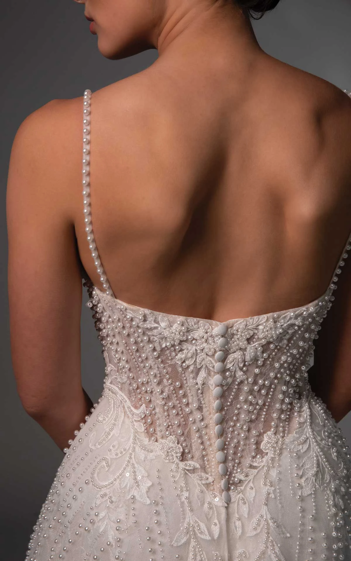 le1502 Drapiertes A-Linien-Brautkleid mit Karree-Ausschnitt und Perlenbesatz  by Martina Liana Luxe