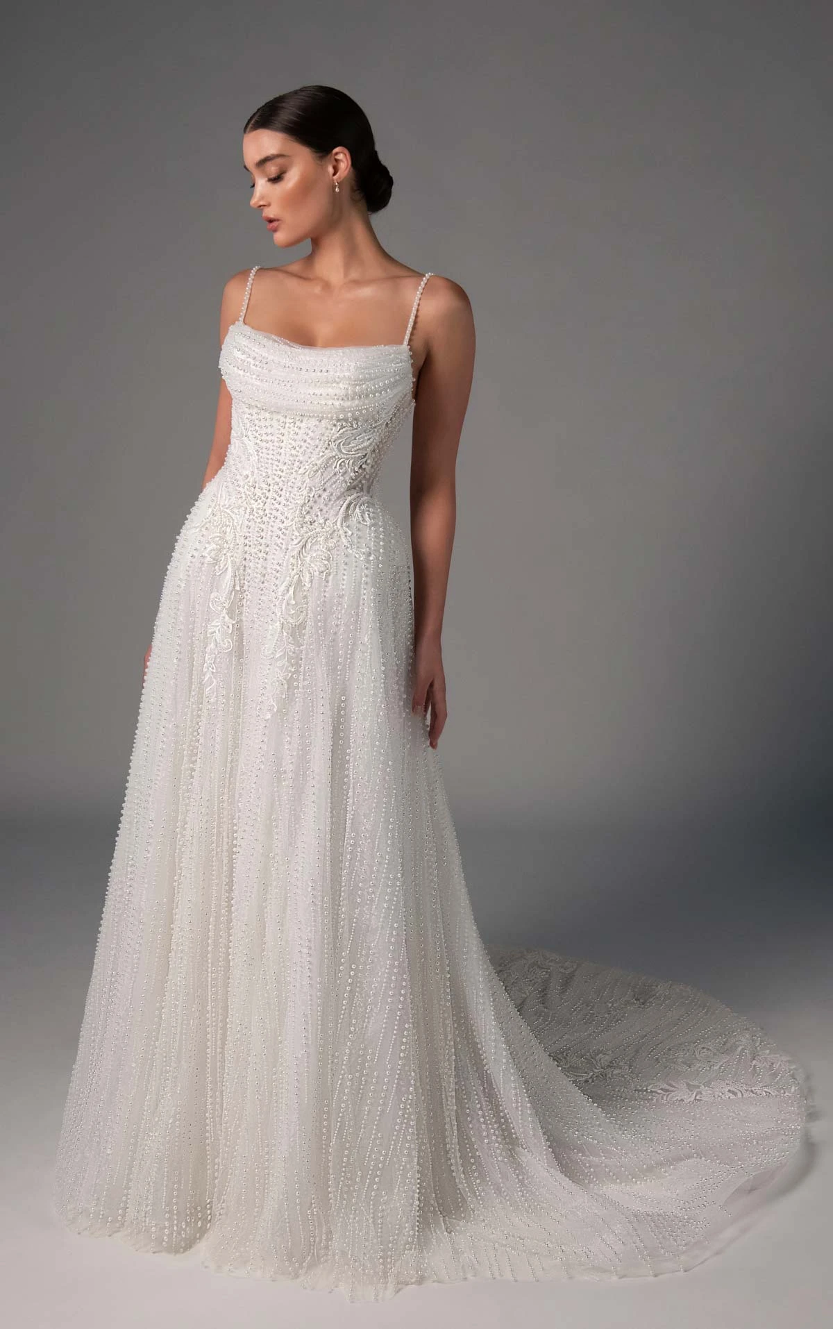 le1502 Drapiertes A-Linien-Brautkleid mit Karree-Ausschnitt und Perlenbesatz  by Martina Liana Luxe